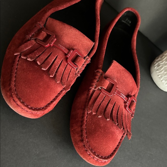 Tod’s Red Suede Loafers with Fringe Detail - Picture 2 of 15